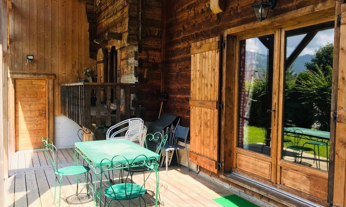 Samoens Ski Chalet | Atypical Chalet for 10 with Terrace, Parking & Wi-Fi in Quiet Area