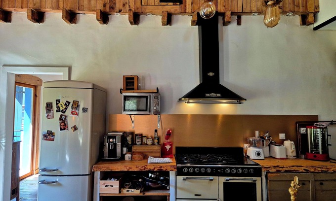 Lesperon House | Atypical house in the heart of the Landes forest: stream, river, close to the ocean.