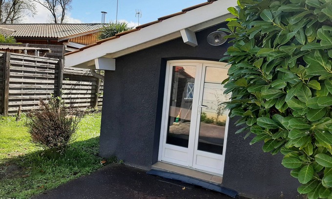 Andernos-les-Bains Bed & Breakfast | Au Calme D'une Impasse , à 5mn du Centre à Vélo, Jolie Chambre