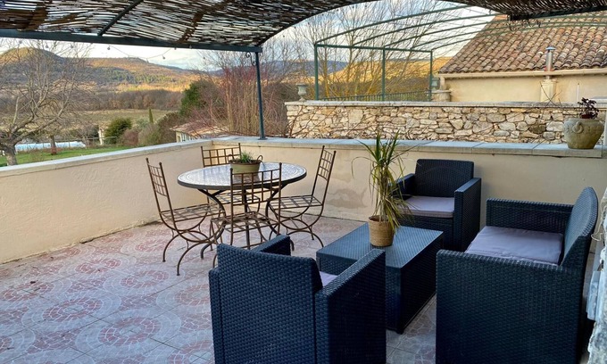 Cereste House | Au Coeur du Luberon un T3 Avec Piscine et Jardin