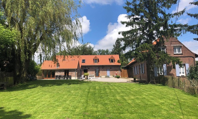 Saint-Jans-Cappel Cottage | Au coin du loup, Flemish bed and breakfast on the Franco-Belgian border, in the heart of the mountains