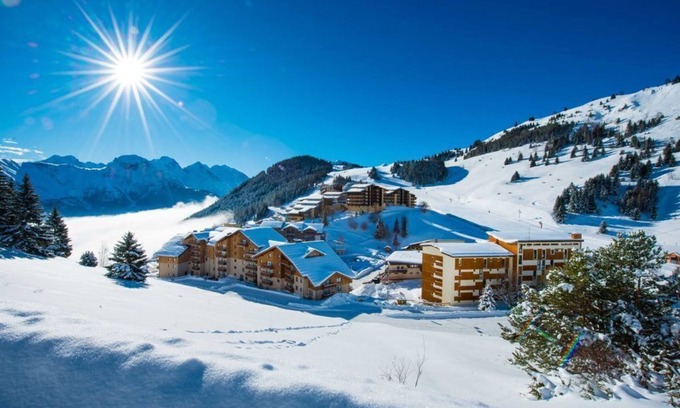 Auris Condo | Au pied des Pistes! Apt Lumineux + Accès Piscine