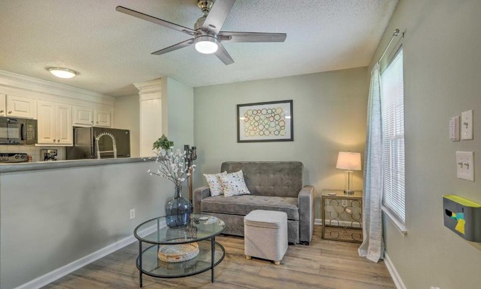 Auburn Apartment | Auburn Condo with 2 Pools Less Than 2 Mi to University!