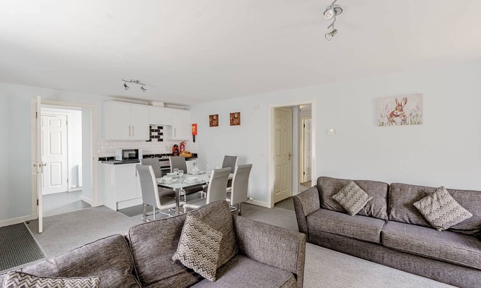 Castle Douglas Cottage | Auchenlarie Courtyard No 3 - a cottage that sleeps 6 guests in 4 bedrooms