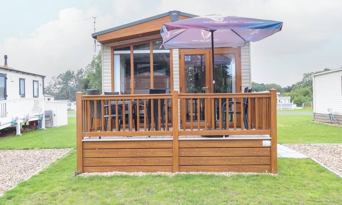 Hopton Cottage | Audrey's Lodge, Foxburrow Hang