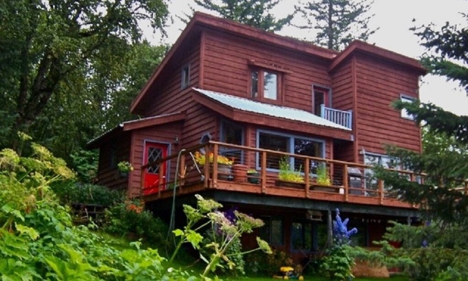 Homer Cottage | AUGUSTINE SEA WATCH PRIVATE PEACEFUL AND SECLUDEDnENJOY this truly Alaskan Home!