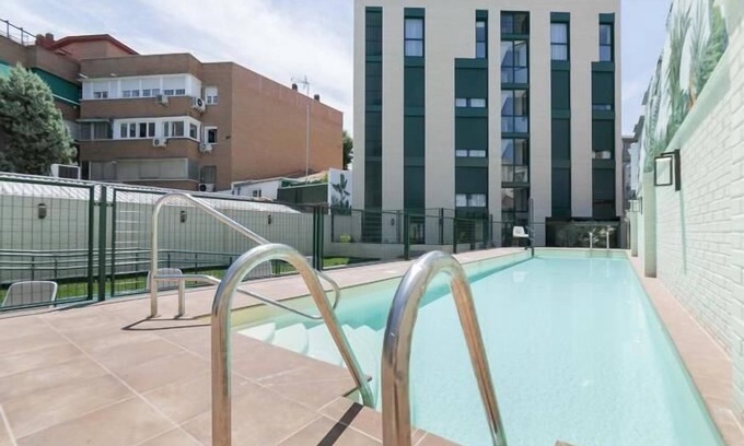 Carabanchel Apartment | Aurora Stays by Charming IX, Apartment for 4 with free parking