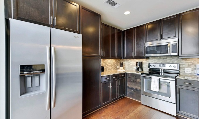 Waller Creek District Apartment | Austin Central 2BD 2BA Apartment