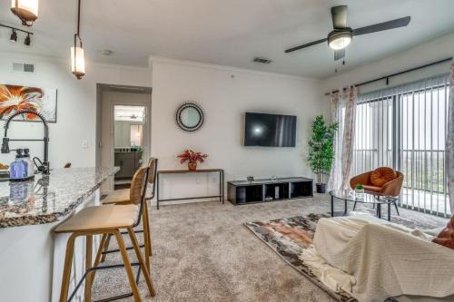 McNeil Apartment | Austin Exquisite 1BR Apt with pool