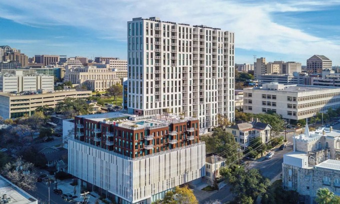 Civic District Condo | Austin Resort Studio Suite Sunday Check-In