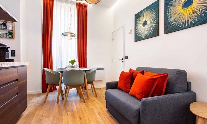 Quartier de la Porte-Saint-Denis Apartment | Authentic apartment in Paris