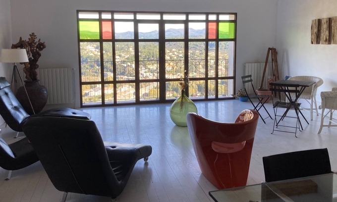 Aubenas House | authentic artist home