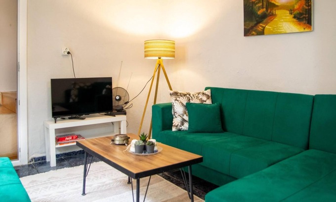 Konak Apartment | Authentic House near Popular Attractions in Izmir
