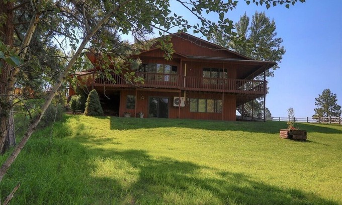 Stevensville Other | Authentic Montana home in the Bitterroot Valley. Quiet, peaceful, and secluded