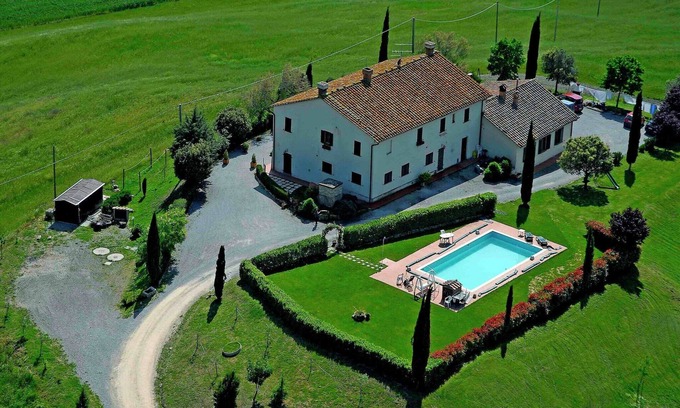 Gallina Apartment | Authentic pool house