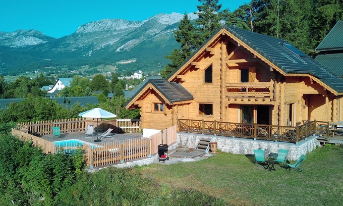 Villard-de-Lans Ski Chalet | Authentic wooden chalet in the heart of the Vercors - Splendid view - Swimming pool - 13p
