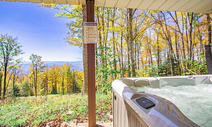 Snowshoe House | Autumn Escape | Indoor Plunge Pool + 22 Guests