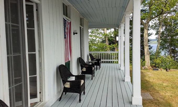 Stockton Springs Cottage | Availability in Early September! Spacious waterfront cottage! 5 Bedrooms!