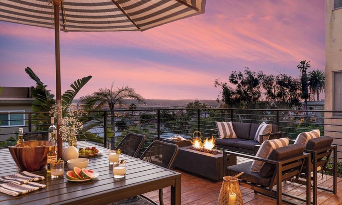 Middletown Condo | Avalon III by AvantStay | Mins to Gaslamp, Zoo & Airport | Beautiful Deck w/BBQ