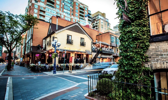 Bloor-Yorkville Apartment | Avalon Suites Yorkville