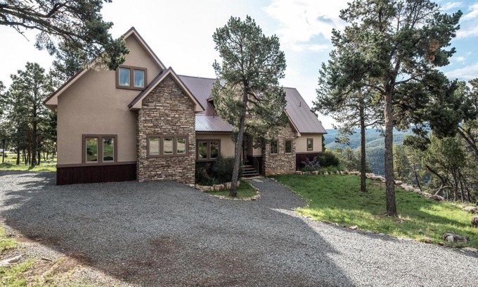 Ruidoso House | Avalon