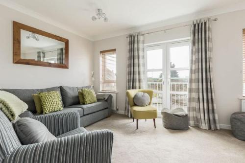 Poole House | Avalon - Walking Distance to Poole Quay and Town