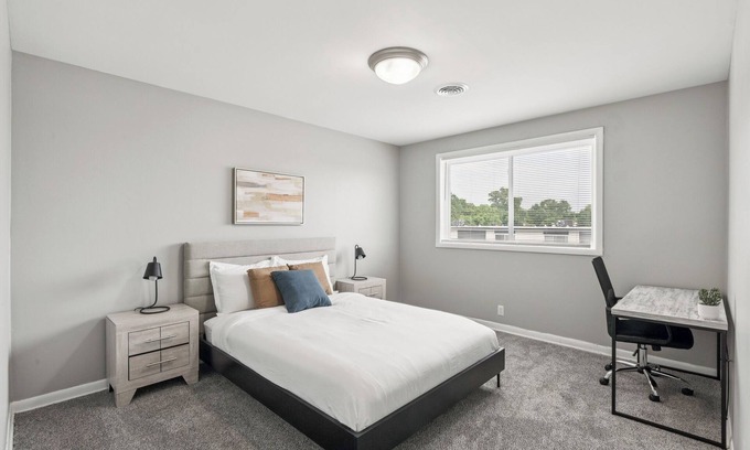 Glengarry Apartment | Avery Apartments D9 I Comfy 2 Bed 1 Bath