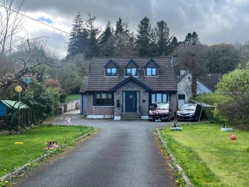 Kilmagig Lower Apartment | Avonbeg Cottages 2 bed 1 bath Accommodate 3 guests