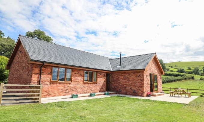 Rhayader House | Awel y Bryn