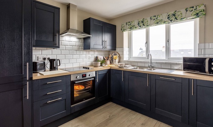 Rhosneigr House | Awelfa: Modern 3-Bed Home in Rhosneigr | Managed by Anglesey Holiday Lettings
