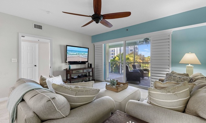 New Smyrna Beach Condo | 🌊Awesome Amenities-Great Location-Screened Balcony-2BR Oceanwalk 15-202🌊