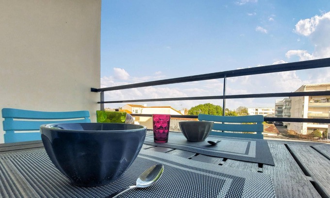 Royan Apartment | Awesome apartment in Royan with kitchen