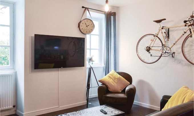 Saumur Apartment | Awesome apartment in Saumur with 1 Bedrooms and WiFi