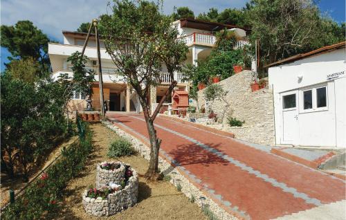 Vlasici Apartment | Awesome Apartment In Vlasici With Wifi