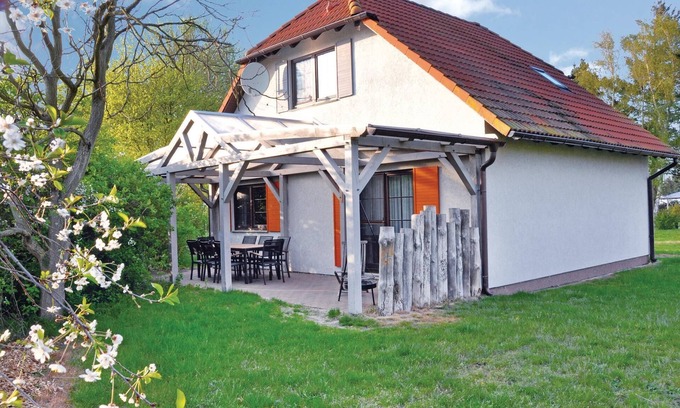 Fuhlendorf House | Awesome home in Fuhlendorf with kitchen