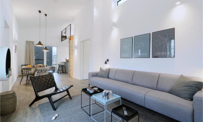 Lembruch House | Awesome Home In Lembruchdümmer See