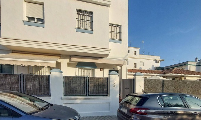 Rota House | Awesome home in Rota with WiFi