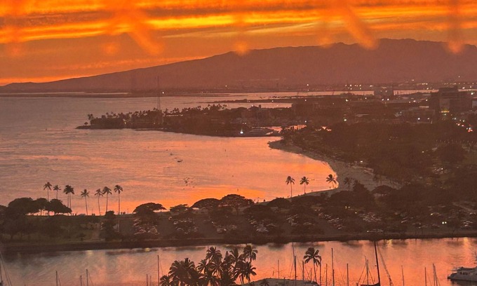 Waikiki Condo | Awesome ocean and harbor Views and luxury living in luxury building in Waikiki