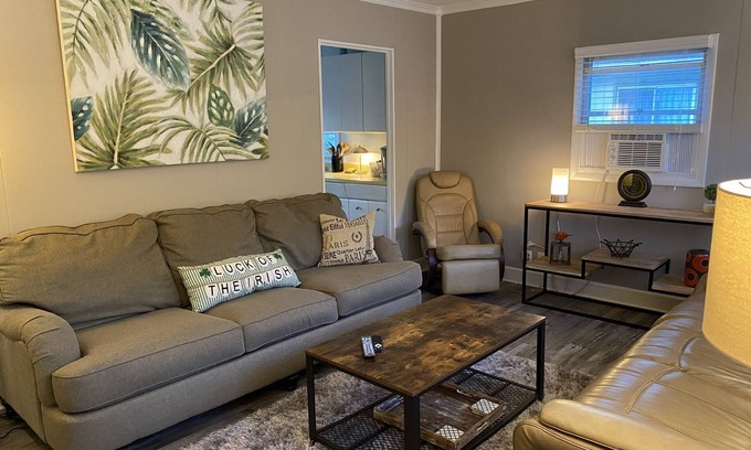 Harters Heights House | Awesome Unbeatable 5-Star Location…walk to ND in 10 minutes!