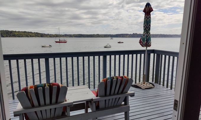 Olympia Cabin | "Awesome View: very nice, cozy, complete. waterview is amazing." Feb 2021 K.H.