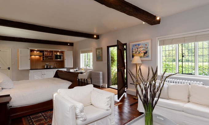 Ipswich Cottage | Ayres End Studio - Thatched cottage sleeping two guests