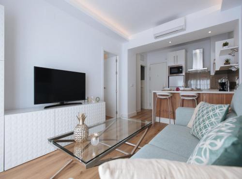 Encarnacion-Regina Apartment | Azahares Suite Apartment