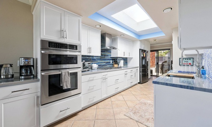 Del Mar Heights Condo | Azul Torrey Pines -Vibrant Vacation Destination with Ocean Views, A/C