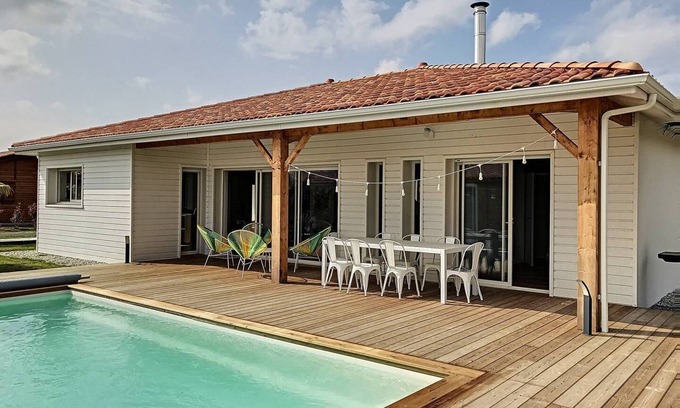 Azur House | AZUR, villa for 8 people with pool and jacuzzi