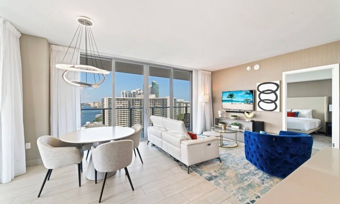Hollywood South Central Beach Condo | Azure Escape: Upscale Comfort by the Shore