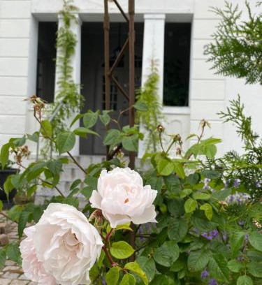 Glemminge House | B&B Österlens RosenTrädgård