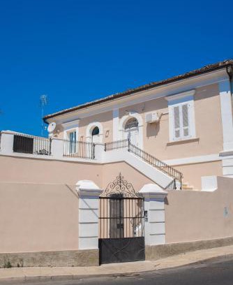 Rossano Bed & Breakfast | B & B REGINA MARGHERITA