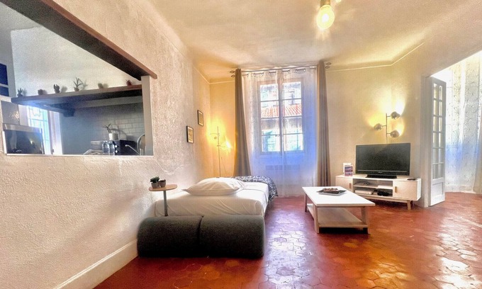 Old Town Apartment | B OT Maison du Moulin - Old Town - Promenade des