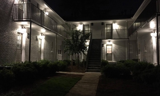 Brookwood Apartment | B2bl Cute Condo Walkable to Midtown 1 Block From Marta