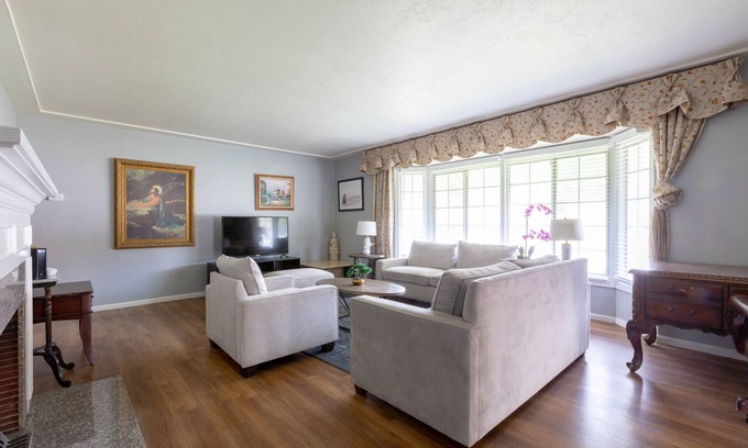 Arcadia House | B5A- 5 bedrooms with 3.5 bathrooms house